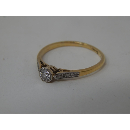 51 - Vintage 18ct Yellow gold & platinum Diamond ring with centre round brilliant cut Diamond. S1 clarity... 