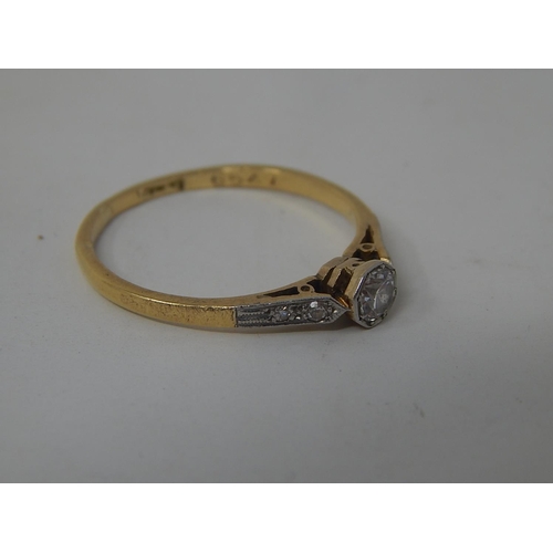 51 - Vintage 18ct Yellow gold & platinum Diamond ring with centre round brilliant cut Diamond. S1 clarity... 