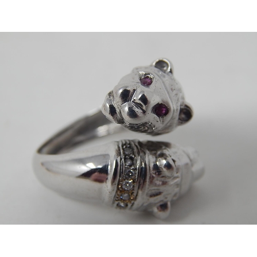54 - 18ct White Gold Ring with Two Lion Heads with 12 round brilliant cut Diamonds grain set, colour H/J ... 