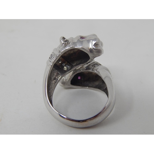 54 - 18ct White Gold Ring with Two Lion Heads with 12 round brilliant cut Diamonds grain set, colour H/J ... 