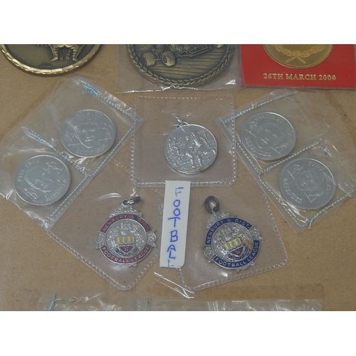 332 - 13 x Sports Medallions