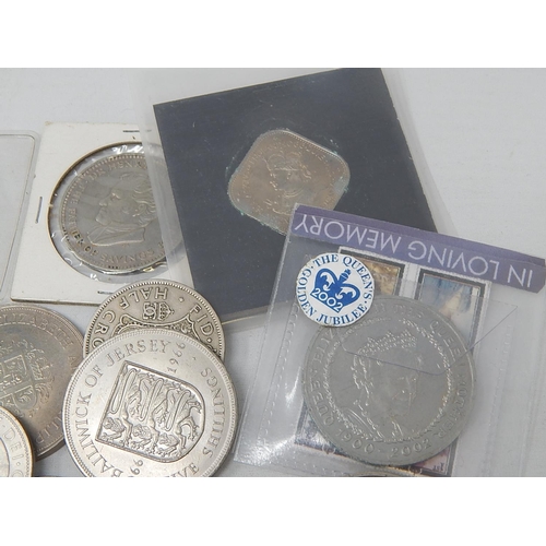 464 - Modern Crowns; Halfcrowns; 2 x Five Pound coins, etc generally Very fine to Extremely Fine