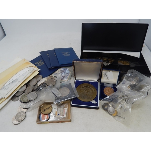 478 - 4 x Decimal coin sets; D Day landing 50p in wallet; Medallion in case; various coins in a tin; colle... 