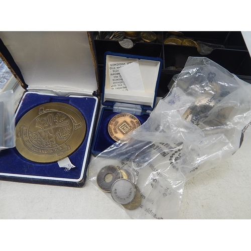 478 - 4 x Decimal coin sets; D Day landing 50p in wallet; Medallion in case; various coins in a tin; colle... 