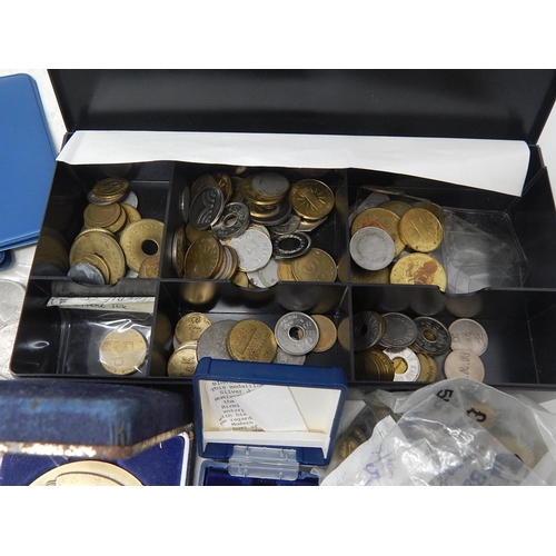 478 - 4 x Decimal coin sets; D Day landing 50p in wallet; Medallion in case; various coins in a tin; colle... 