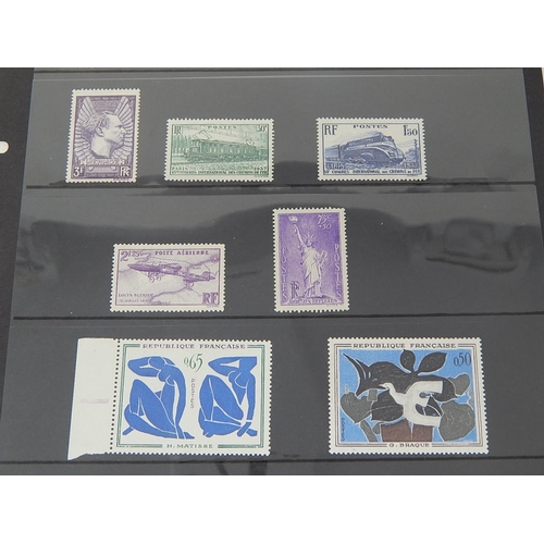 259 - France SG563-66 Mint, another set FU: SG523 Mint, 571, 572-3, 542 all Mint cat £112+