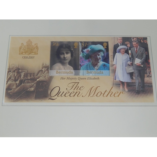 266 - The Queen Mother 1900-2002 de-luxe stamp and colour illustrated cover collection housed in black alb... 