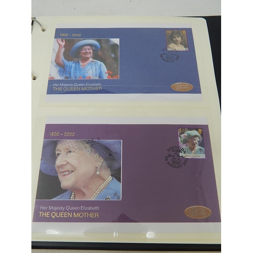 266 - The Queen Mother 1900-2002 de-luxe stamp and colour illustrated cover collection housed in black alb... 