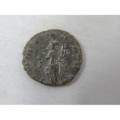 171 - Roman radiates: Quintillus AD 270; Claudius AD 268-270; Silver Radiate of Gallienus AD253-268 joint ... 