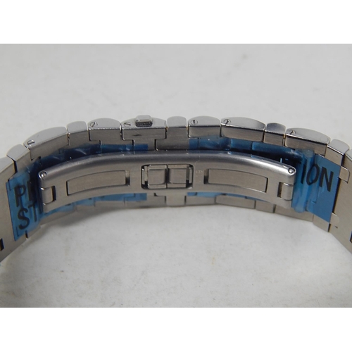 76 - Gentleman's CONCORD SARATOGA 18ct Gold & Stainless Steel Wristwatch with Date Aperture. The Watch is... 