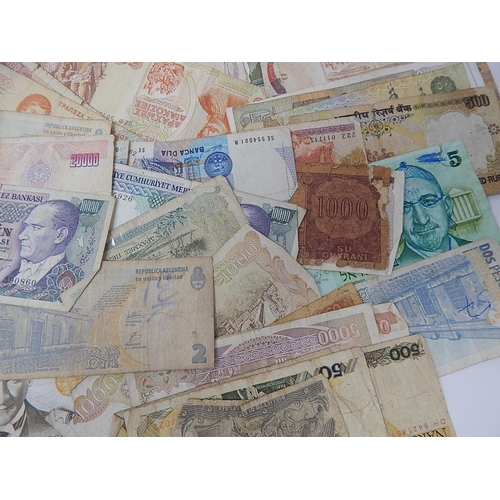 71 - World Banknotes