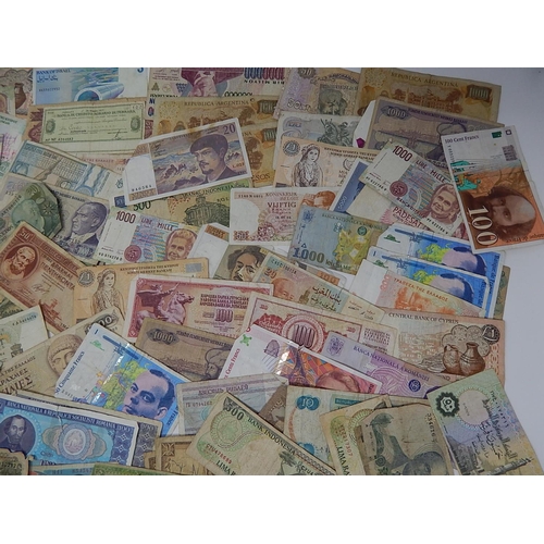 76 - World Banknotes