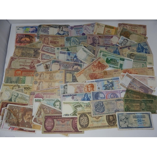 77 - World Banknotes