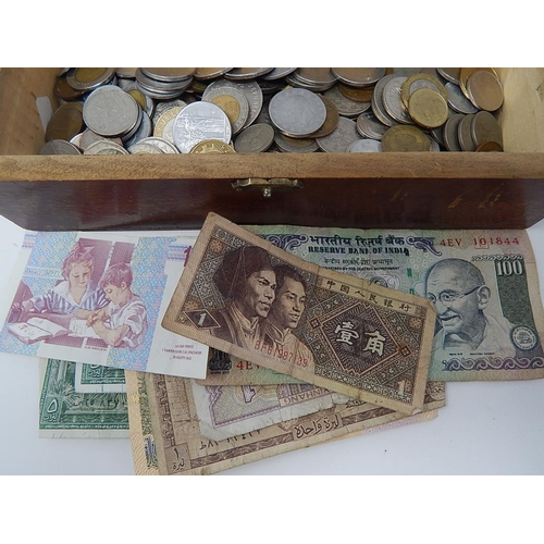 50H - Wooden Box containing a large number of British Pennies & Halfpennies together with a large quantity... 