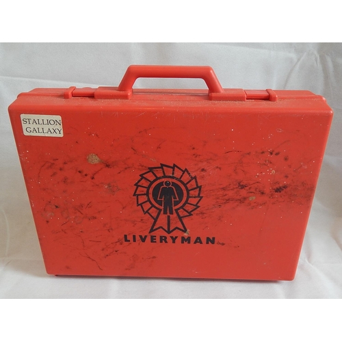 149 - Professional Horse Trimmers Set in Fitted Case by Liveryman.