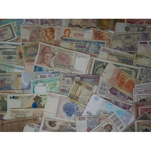 101 - Large Quantity of World Banknotes from a private collection.