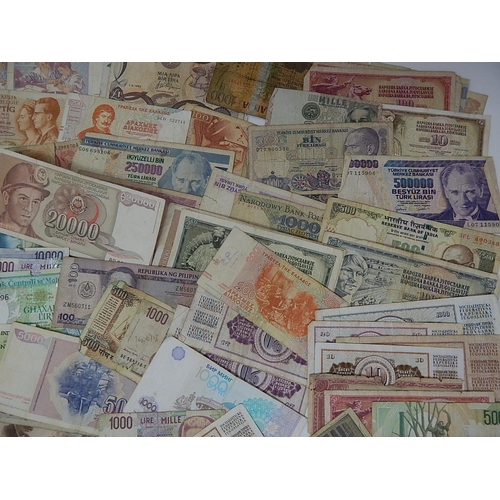 101 - Large Quantity of World Banknotes from a private collection.