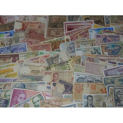 103 - Large Quantity of World Banknotes from a private collection.