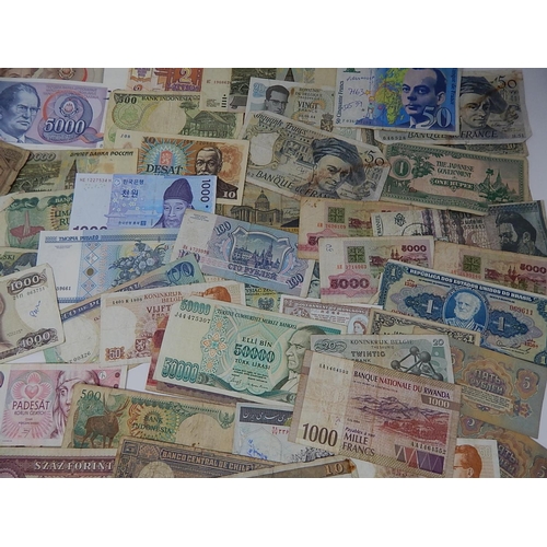 112 - Large Quantity of World Banknotes from a private collection.