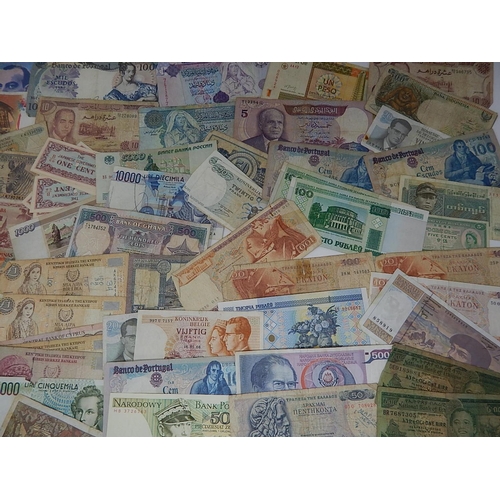 114 - Large Quantity of World Banknotes from a private collection.