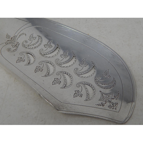 20 - Large George III Silver Fish Slice: Hallmarked London 1806 by Peter & William Bateman: Measures 30cm... 