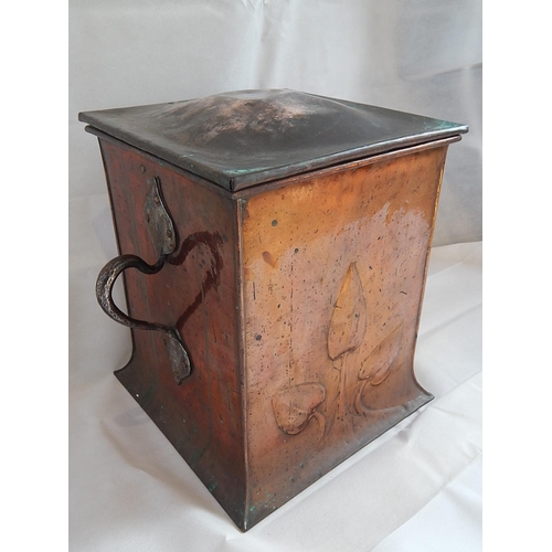 413 - Art Nouveau Copper Log Bin c.1905 with Twin Whiplash Handles, Hinged Lid & Inner Liner. Measures 40c... 