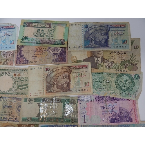 100 - Large Quantity of World Banknotes From a Private Collection.