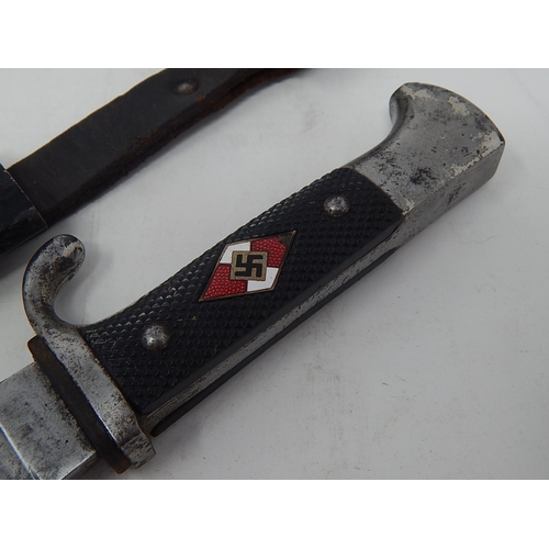 507 - A WWII Second World War German Nazi Third Reich Hitler Youth dagger having black chequered grips wit... 