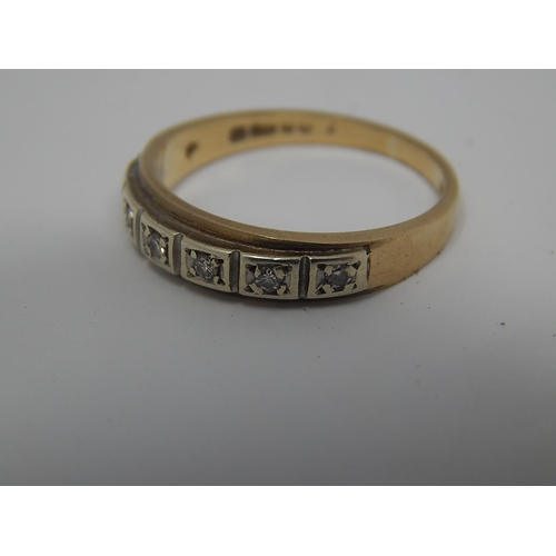 31 - 9ct Gold Ring Set with 6 Diamonds Mounted in White Gold: Ring Size L: Hallmarked Birmingham 1987: We... 