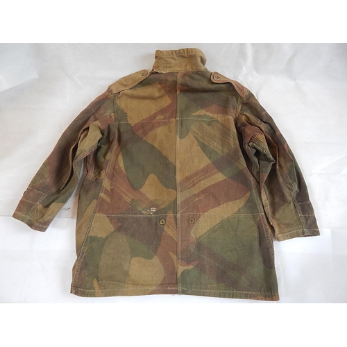 524 - WWII British Parachute Regiment Smock with Label: G.B 1735, Size No5, Dated 1945 with Broad Arrow.