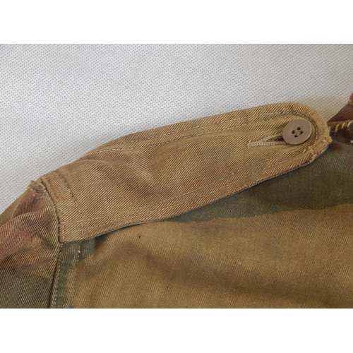 524 - WWII British Parachute Regiment Smock with Label: G.B 1735, Size No5, Dated 1945 with Broad Arrow.