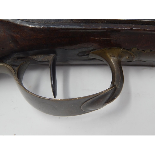 526 - Early C19th French Naval Flintlock Pistol with Walnut Stock & Brass Furniture: Measures 32.5cm overa... 