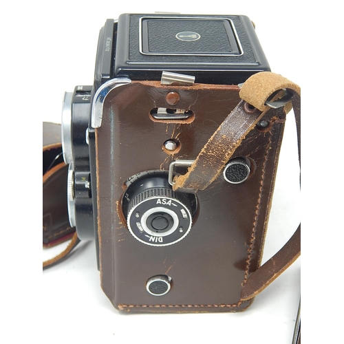 483 - Vintage YASHICA-MAT COPAL MXV Camera MT2090112 In Original Fitted Leather Case.