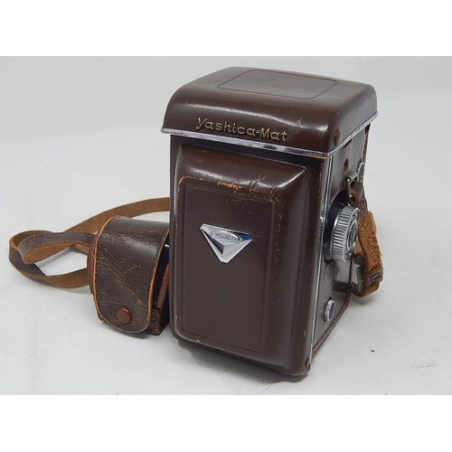 483 - Vintage YASHICA-MAT COPAL MXV Camera MT2090112 In Original Fitted Leather Case.