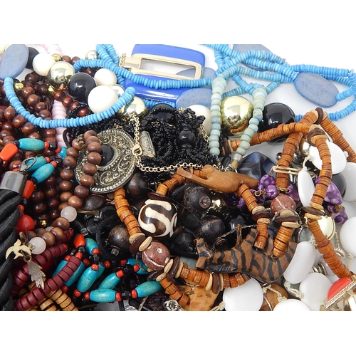 139 - A Large Quantity of Costume Jewellery.