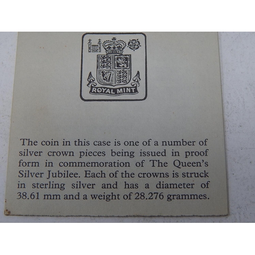 65 - A group of 5 x Silver Proof Crowns all dated 1977 in Royal Mint cases of issue, all about as struck