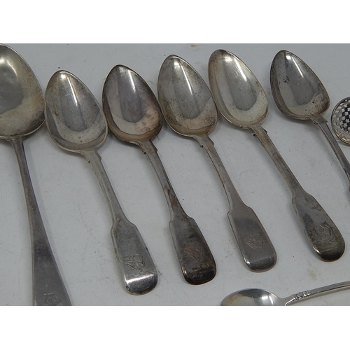 169 - Quantity of Georgian & Later Silver Flatware: Various Dates & Makers: Gross weight: 17.52oz (545g)