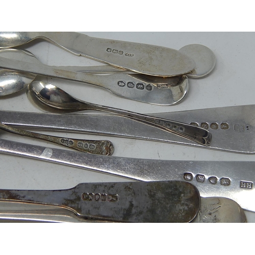 169 - Quantity of Georgian & Later Silver Flatware: Various Dates & Makers: Gross weight: 17.52oz (545g)