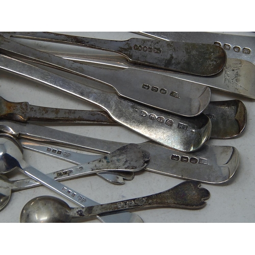 169 - Quantity of Georgian & Later Silver Flatware: Various Dates & Makers: Gross weight: 17.52oz (545g)