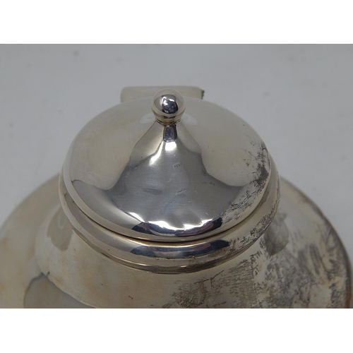 171 - Edwardian Silver Capstan Inkwell: Hallmarked Sheffield 1903 by James & William Deakin: Measures 8cm ... 