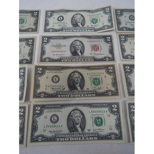 88Q - 12 x USA 2 Dollar Bills