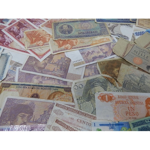 88A - World Banknotes From a Private Collection
