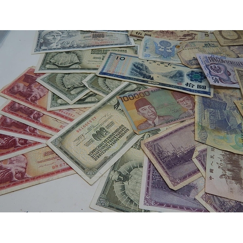 88E - World Banknotes From a Private Collection