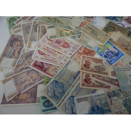 88J - World Banknotes From a Private Collection