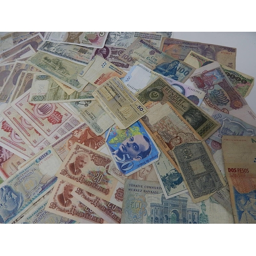88J - World Banknotes From a Private Collection