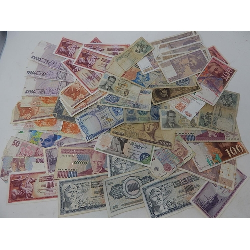88M - World Banknotes From a Private Collection