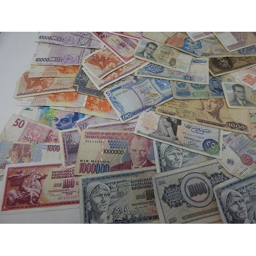 88M - World Banknotes From a Private Collection