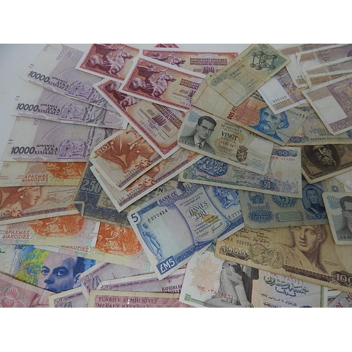 88M - World Banknotes From a Private Collection