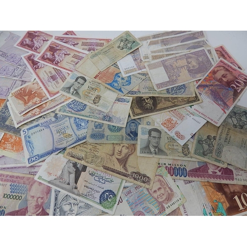 88M - World Banknotes From a Private Collection