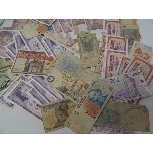 88N - World Banknotes From a Private Collection
